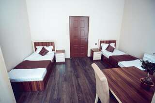 Хостелы Grand Qafqaz Hostel Гянджа Односпальная кровать в общем номере-3