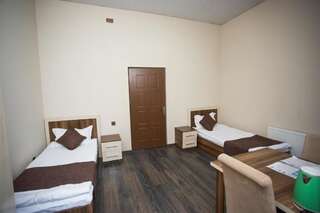 Хостелы Grand Qafqaz Hostel Гянджа Односпальная кровать в общем номере-4